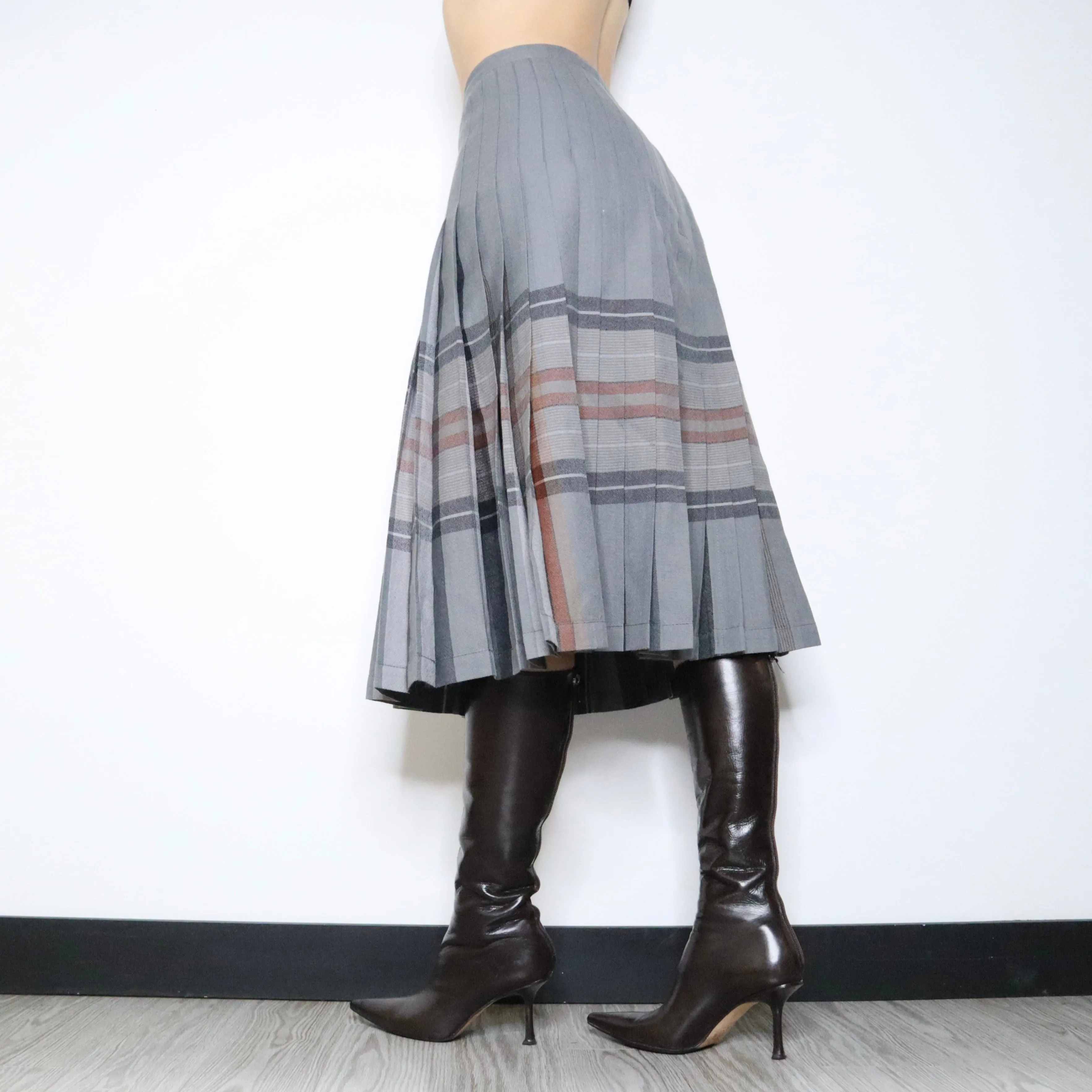 60s Pleated Plaid Maxi Skirt (S/M)