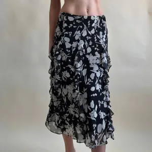 B&W floral ruffle midi skirt (L)