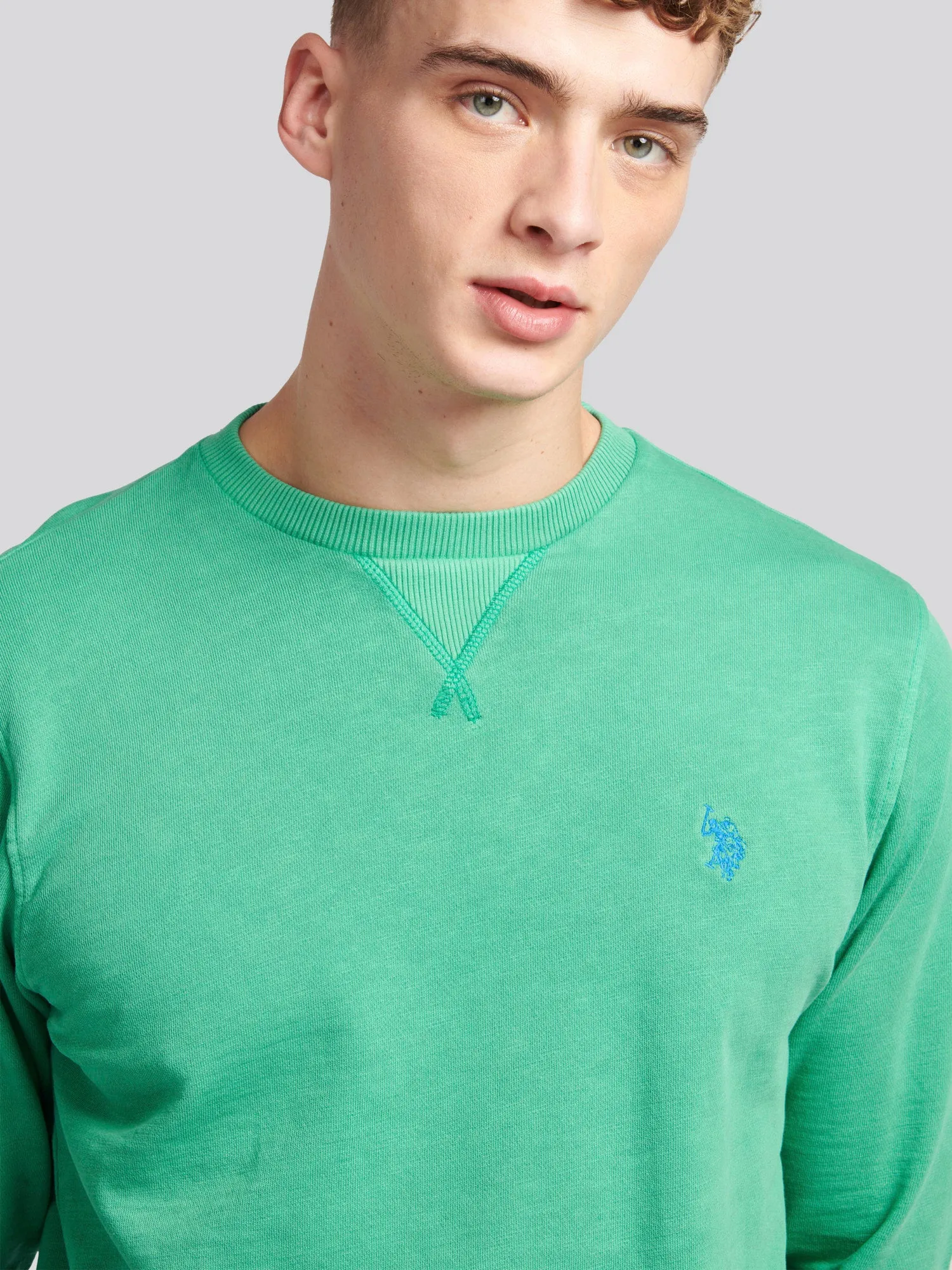 Mens Garment Dye Crew Neck Sweatshirt in Golf Green