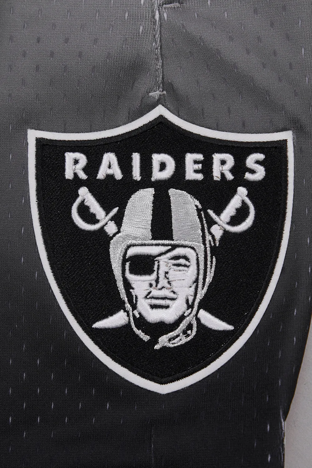 NFL LAS VEGAS RAIDERS TEAM OMBRE MEN'S MESH SHORT (BLACK/GRAY)