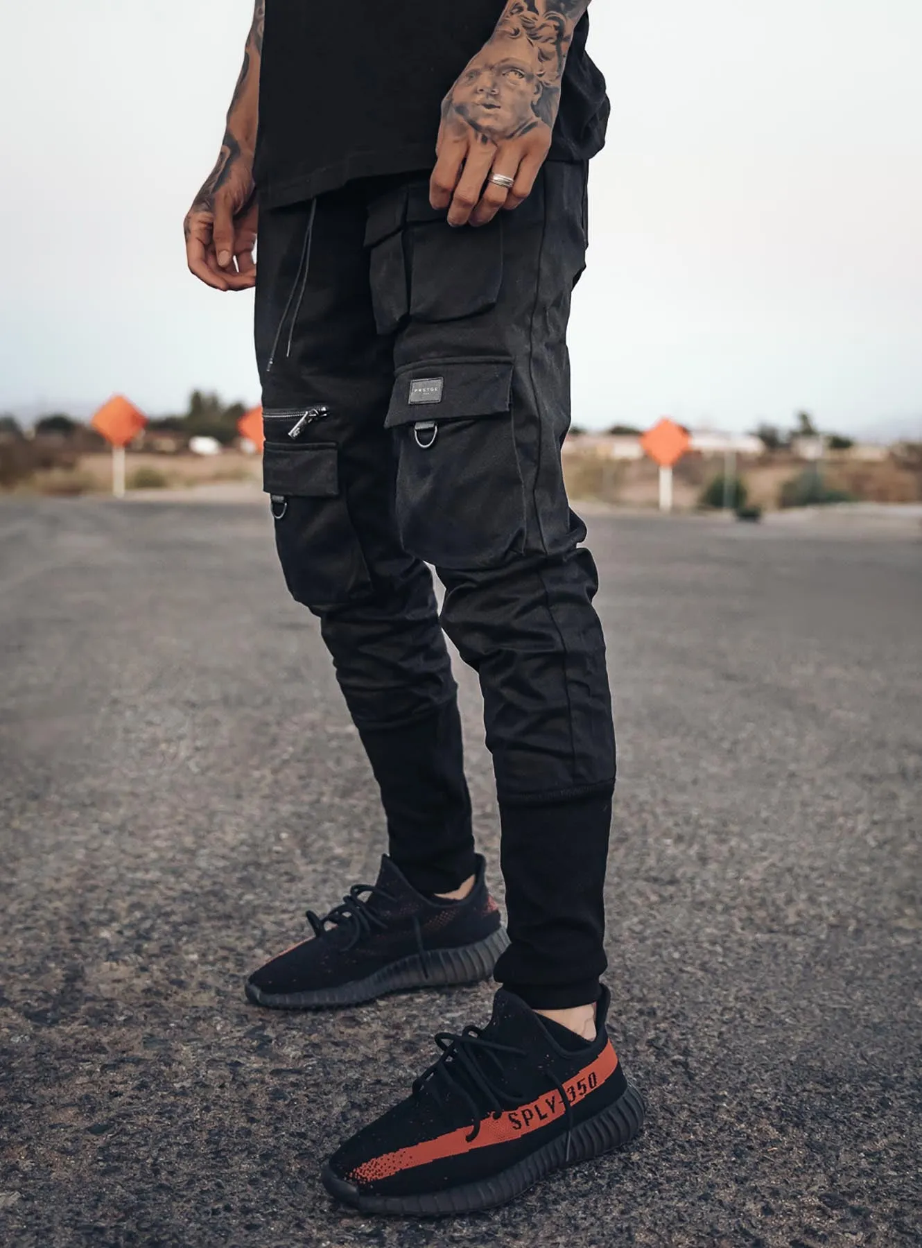 Utility Cargo Pants V7 in Black