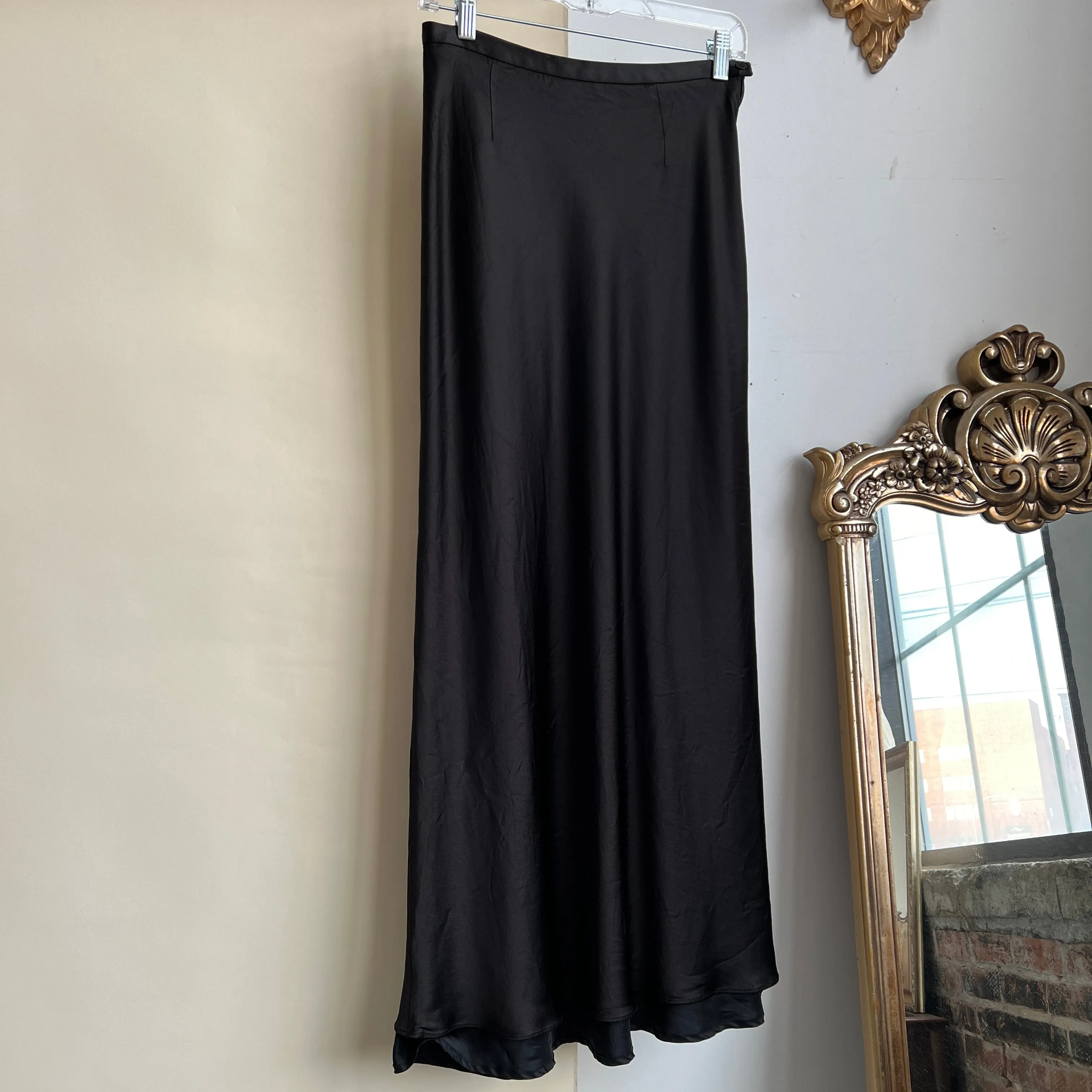 Vtg 90s black satin maxi skirt (S/M)