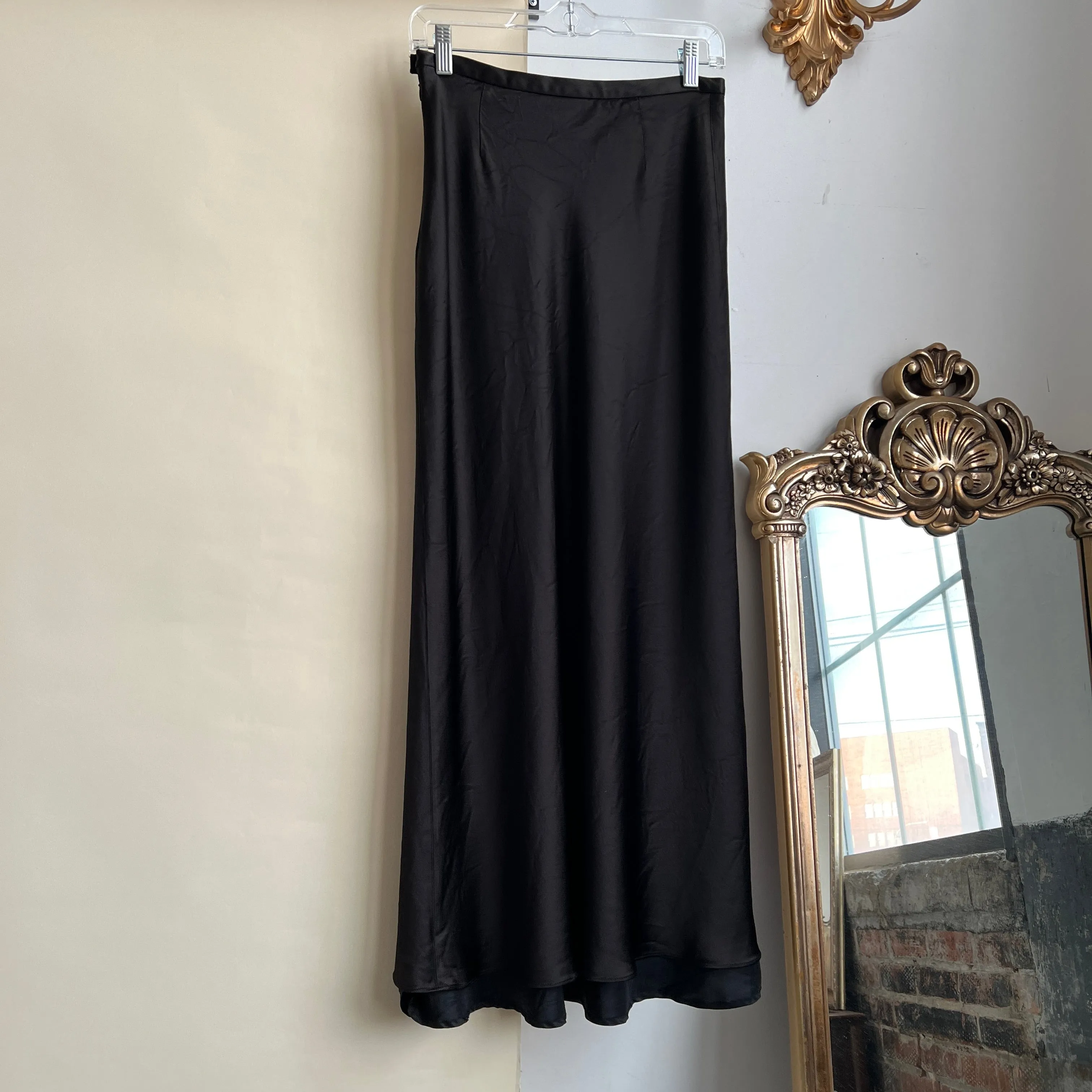 Vtg 90s black satin maxi skirt (S/M)