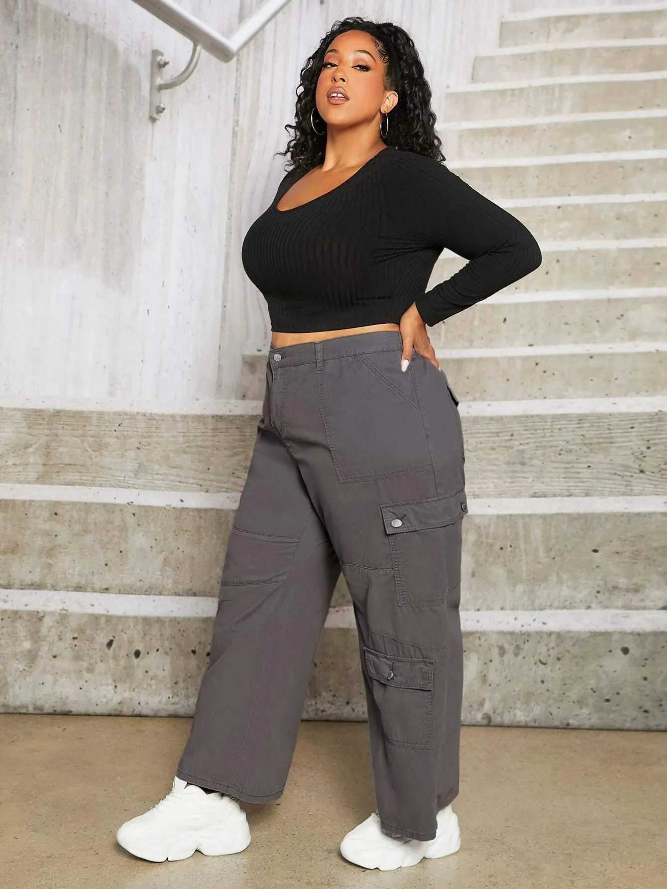 Wide Jeans With Versatile Flap Pocket