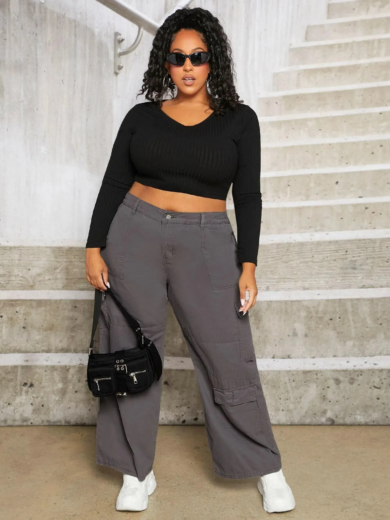 Wide Jeans With Versatile Flap Pocket