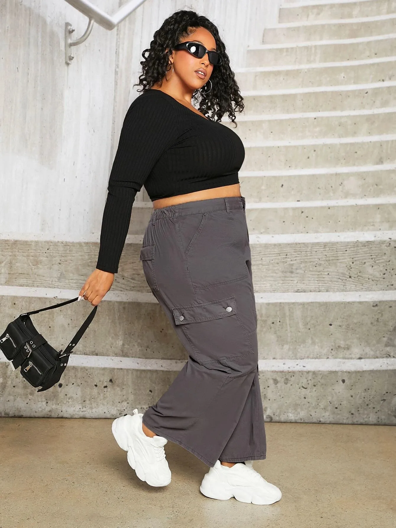 Wide Jeans With Versatile Flap Pocket