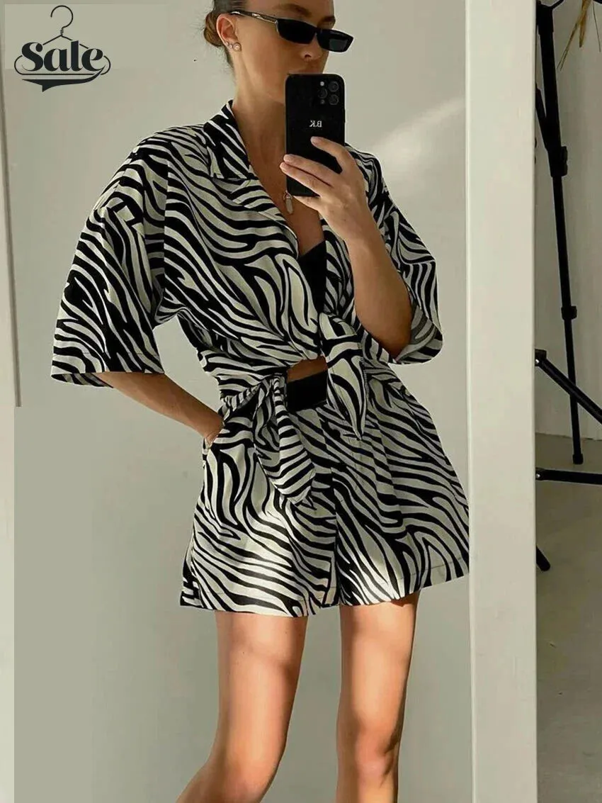 Women's 2 Piece Zebra Print Shirt & Shorts in Hawaiian Style